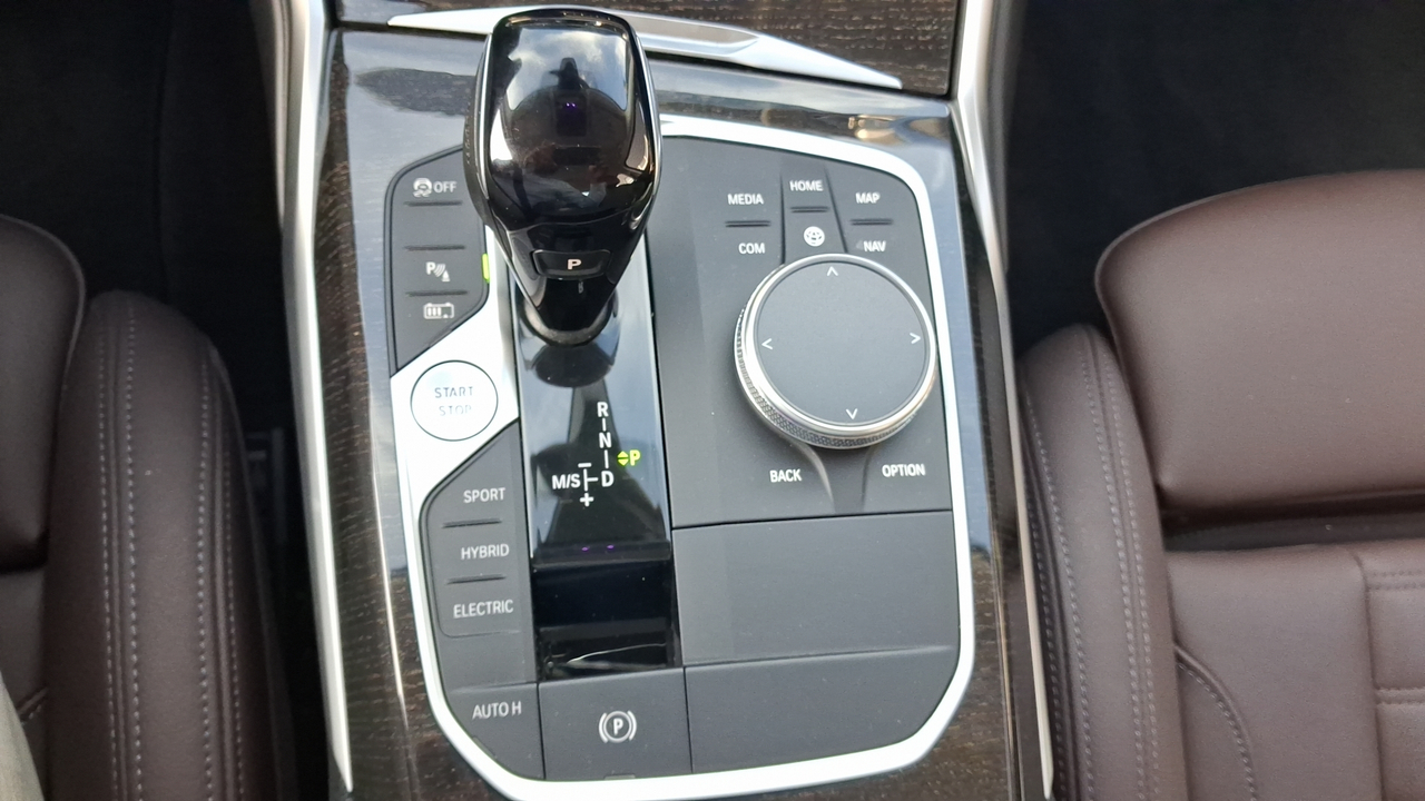 BMW 320e 204 ch BVA8 — photo 20