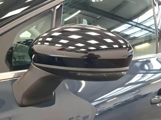 Renault Captur e-tech 145 - 21 — photo 38