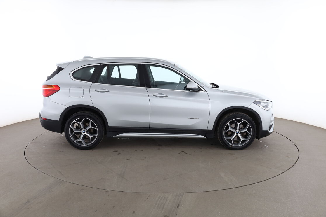 BMW X1 sDrive18d xLine — photo 6