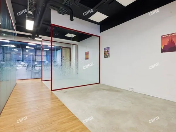 Bureau 839 m²