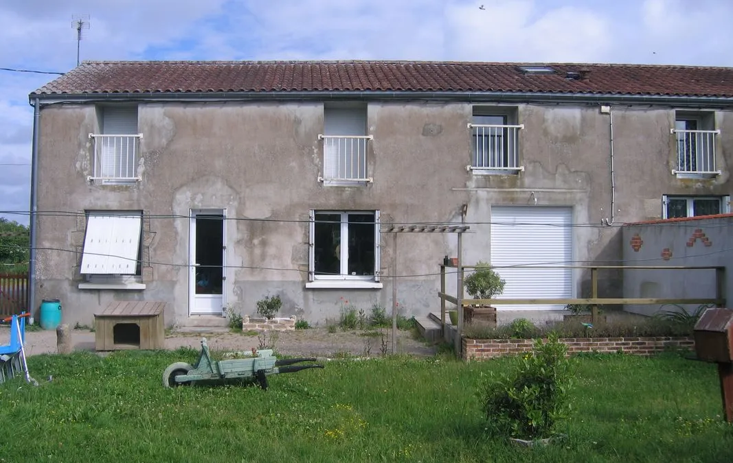 Photo 1