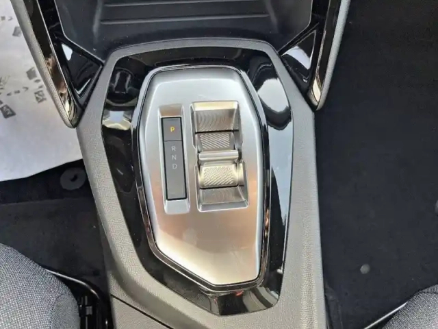 Peugeot 2008 hybrid 110 e-dcs6 — photo 14