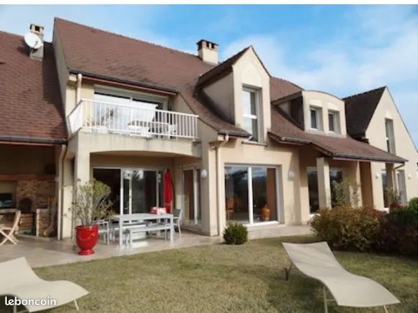 Chambre en colocation Premium dans maison avec jardin et piscine, Cusset (03)