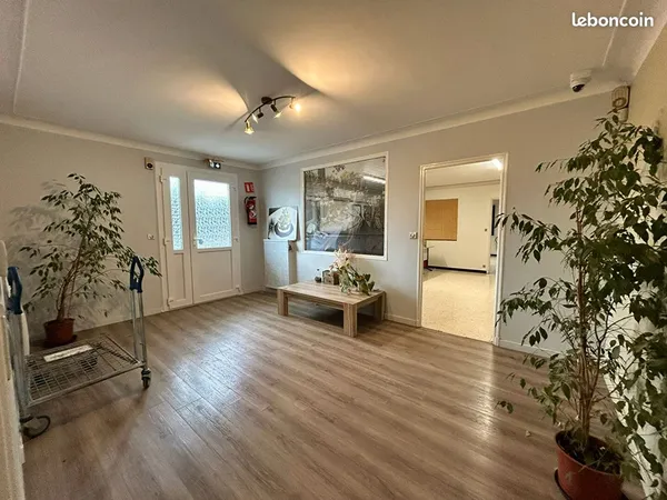 Bureaux 99 m² L ISLE SUR LA SORGUE