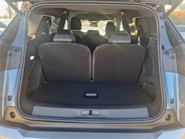 Peugeot 5008 plug-in hybrid 225 ch e-dcs7 — photo 6