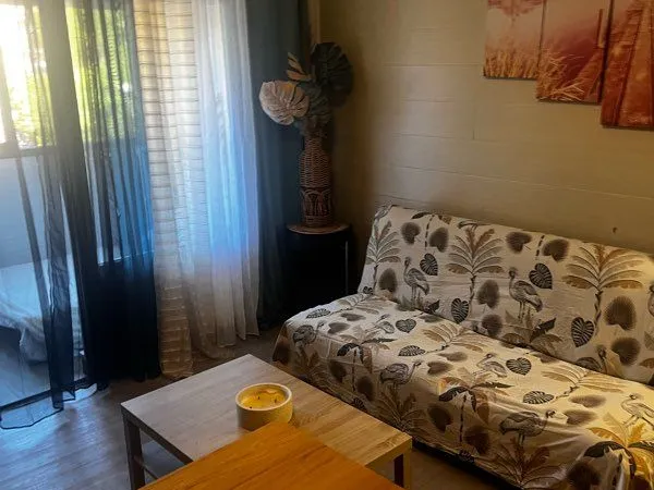 Studio à louer À LOUER - STUDIO MEUBLÉ AVEC COIN NUIT - FRÉJ