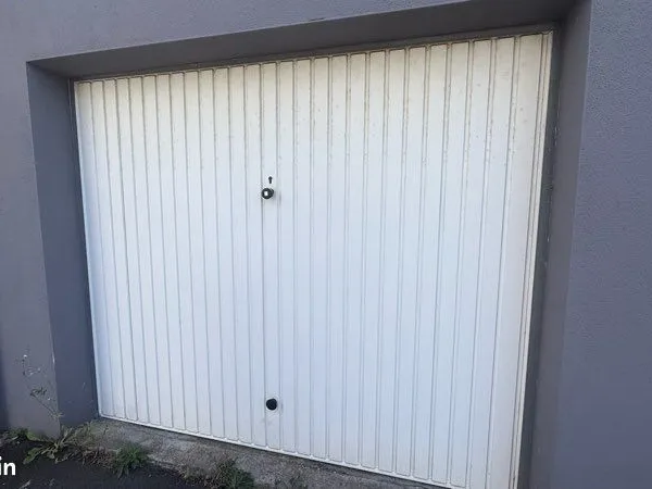 Loue garage fermé et sécurisé