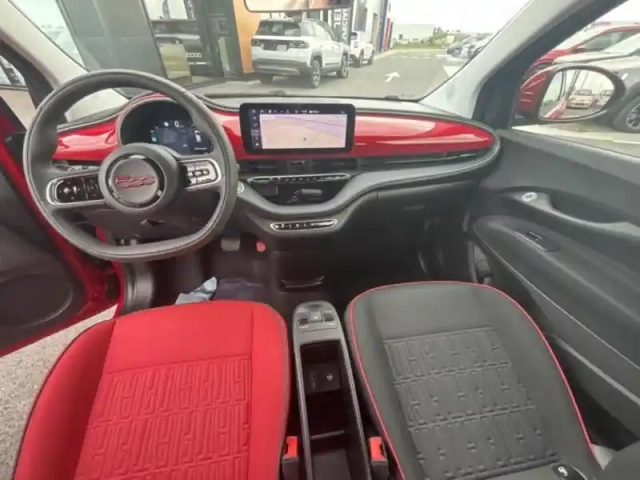 Fiat 500 e 95ch (red) my23 — photo 15