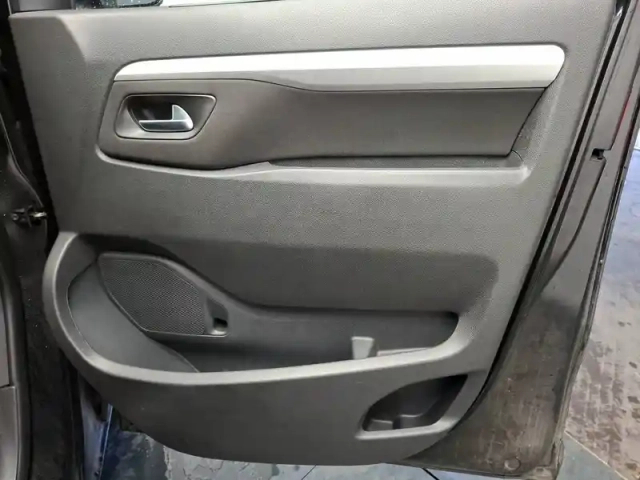 Opel Vivaro fgn taille m bluehdi 180 s&amp;s eat8 — photo 106