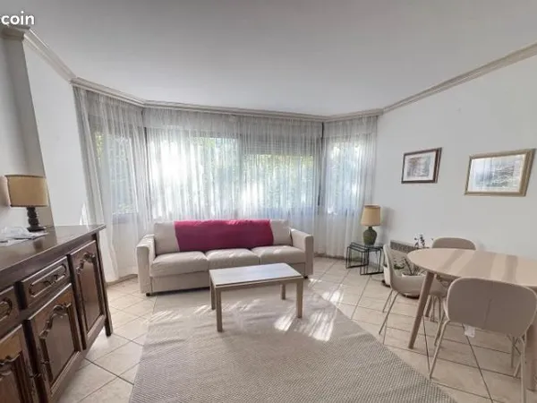Location appartement 2 pièces de 52 m² - 69006 Lyon