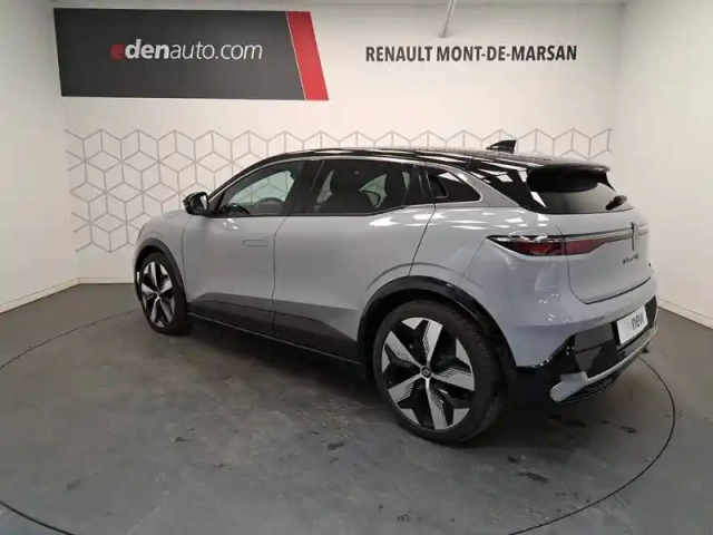 Renault Megane e-tech 220 ch autonomie confort gsr2 — photo 47