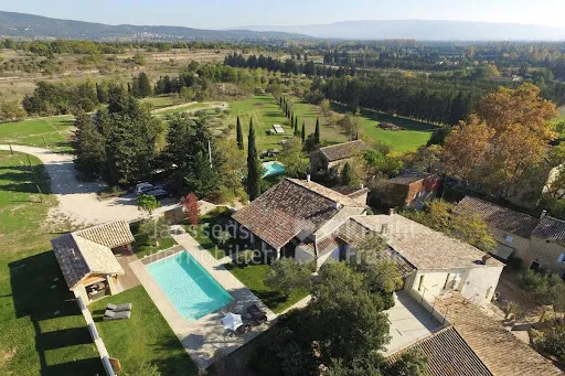 Maison 22 pièces 820 m²