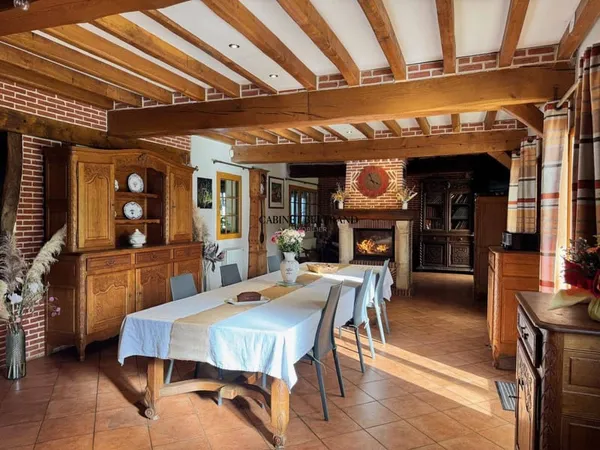 Maison 10 pièces 330 m²