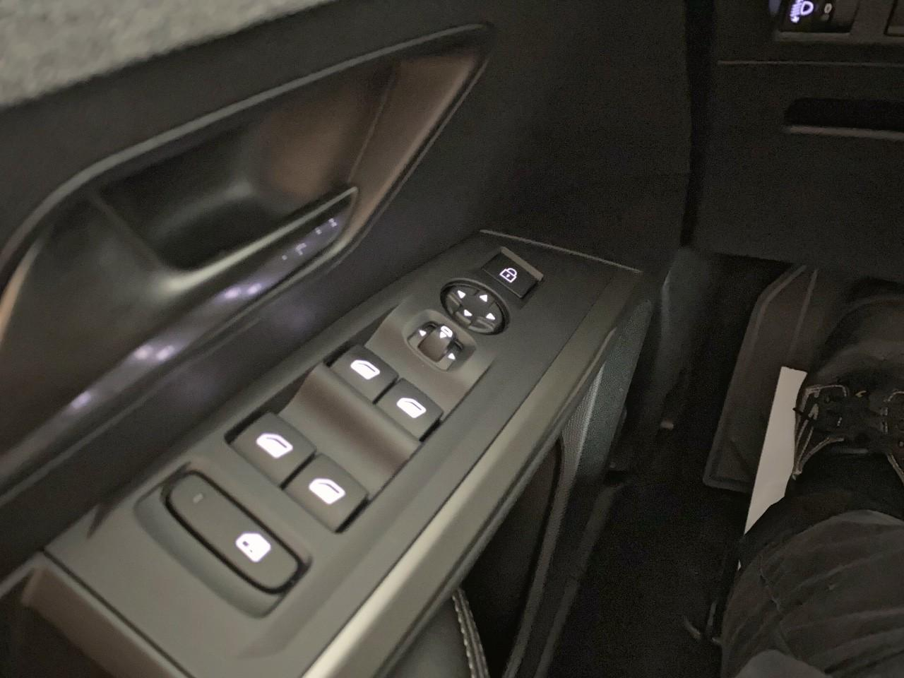 Peugeot 5008 hybrid 145 ch e-dcs6 allure — photo 20