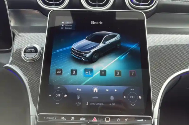 Mercedes Glc coupe 300 e hybrid eq 9g-tronic 4matic — photo 21
