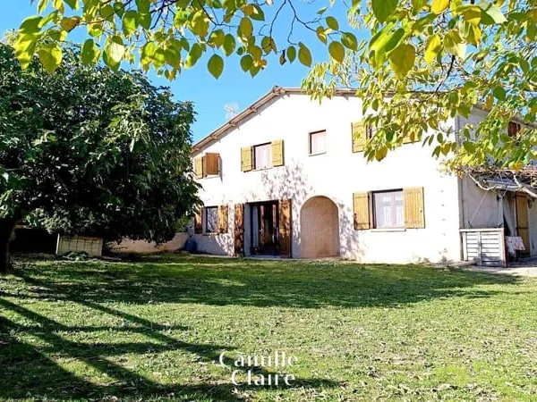 Villa 4 pièces 345 m²