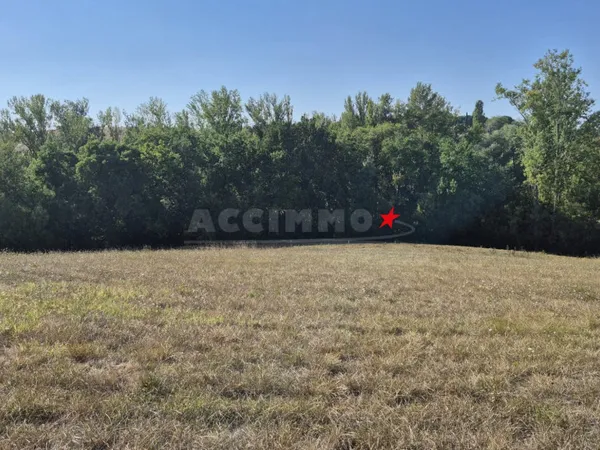 Terrain 2201 m²