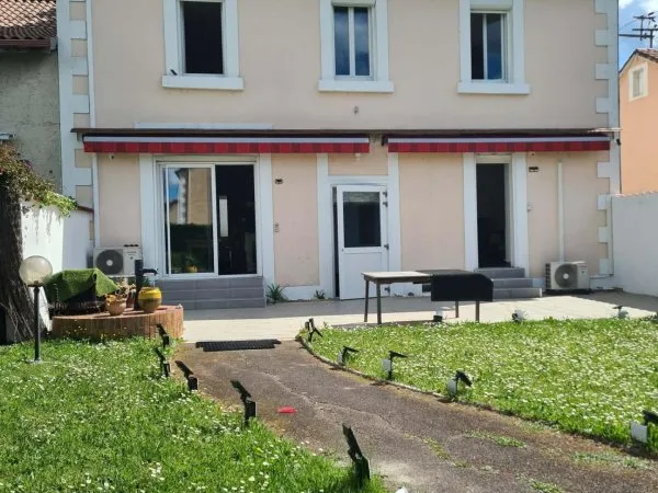 Maison de ville de 200m2 idéalement située