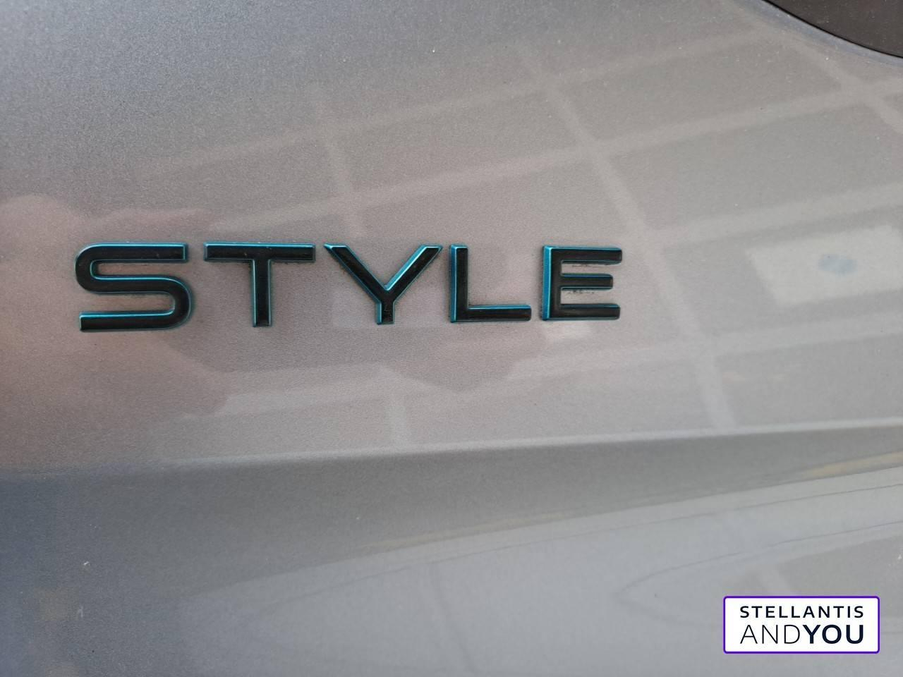 Peugeot 3008 puretech 130ch s&s bvm6 style — photo 12