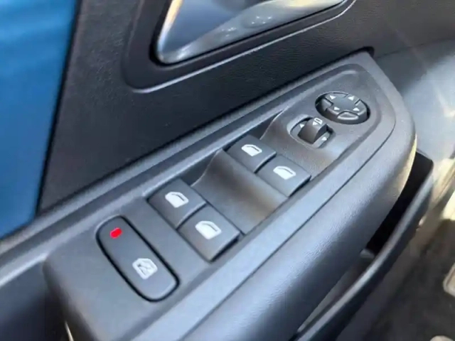 Citroën C4 e- 136 ch automatique — photo 31