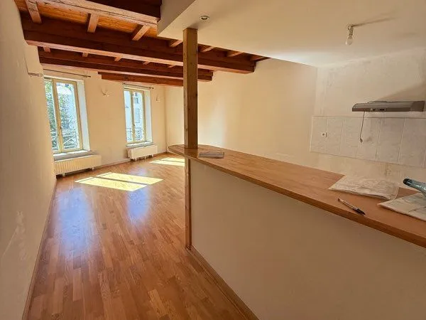 NANCY CENTRE — Appartement meublé 93 m² • 3 chambres • Parking privé 1 place