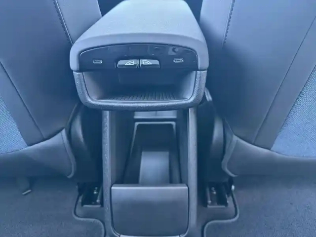 Volvo Ex30 single extended range 272ch ultra — photo 13