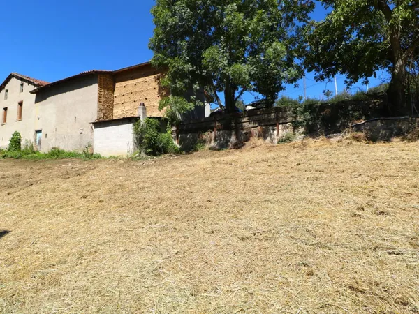 Corps de ferme sur 20 000 m² de terrain