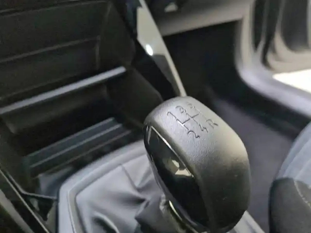 Peugeot 208 puretech 75 s&amp;s bvm5 — photo 42