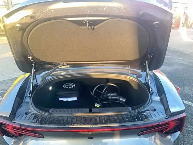 Mg Cyberster 77kwh - 250 kw 2wd — photo 31