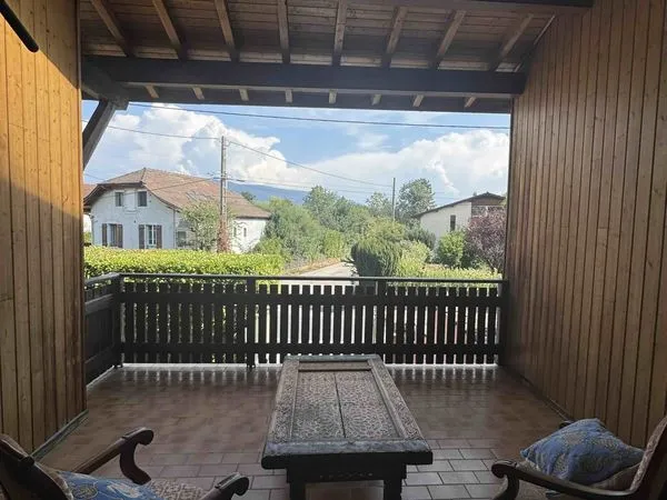 Chambre 15m² + balcon privatif 12m², maison à 25 min de Genève