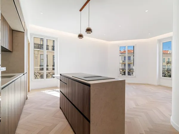 NICE // LIBERATION / APPARTEMENT 4P RENOVE / 80m2 / CAVE
