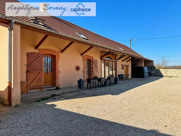 Maison 8 pièces 222 m²