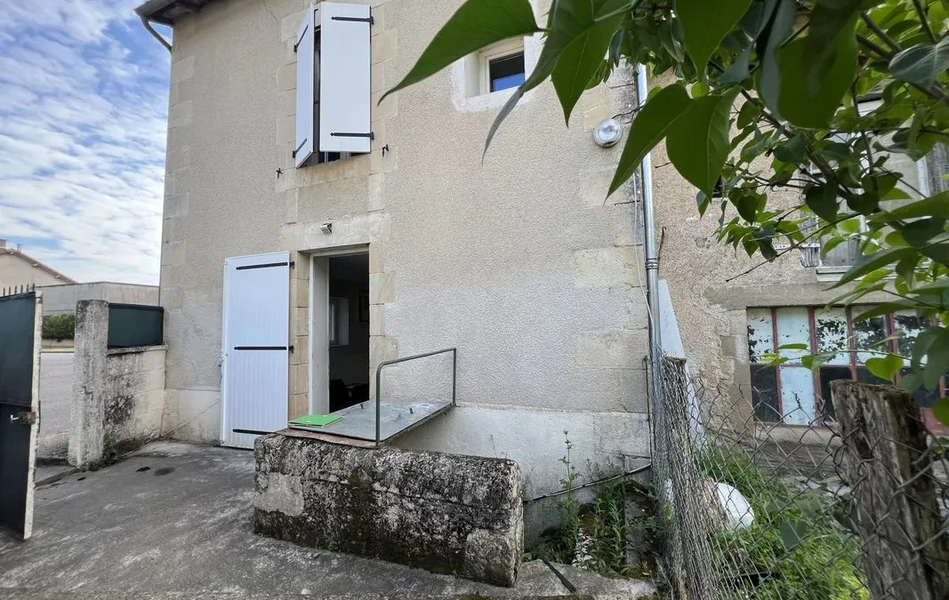 Photo 1