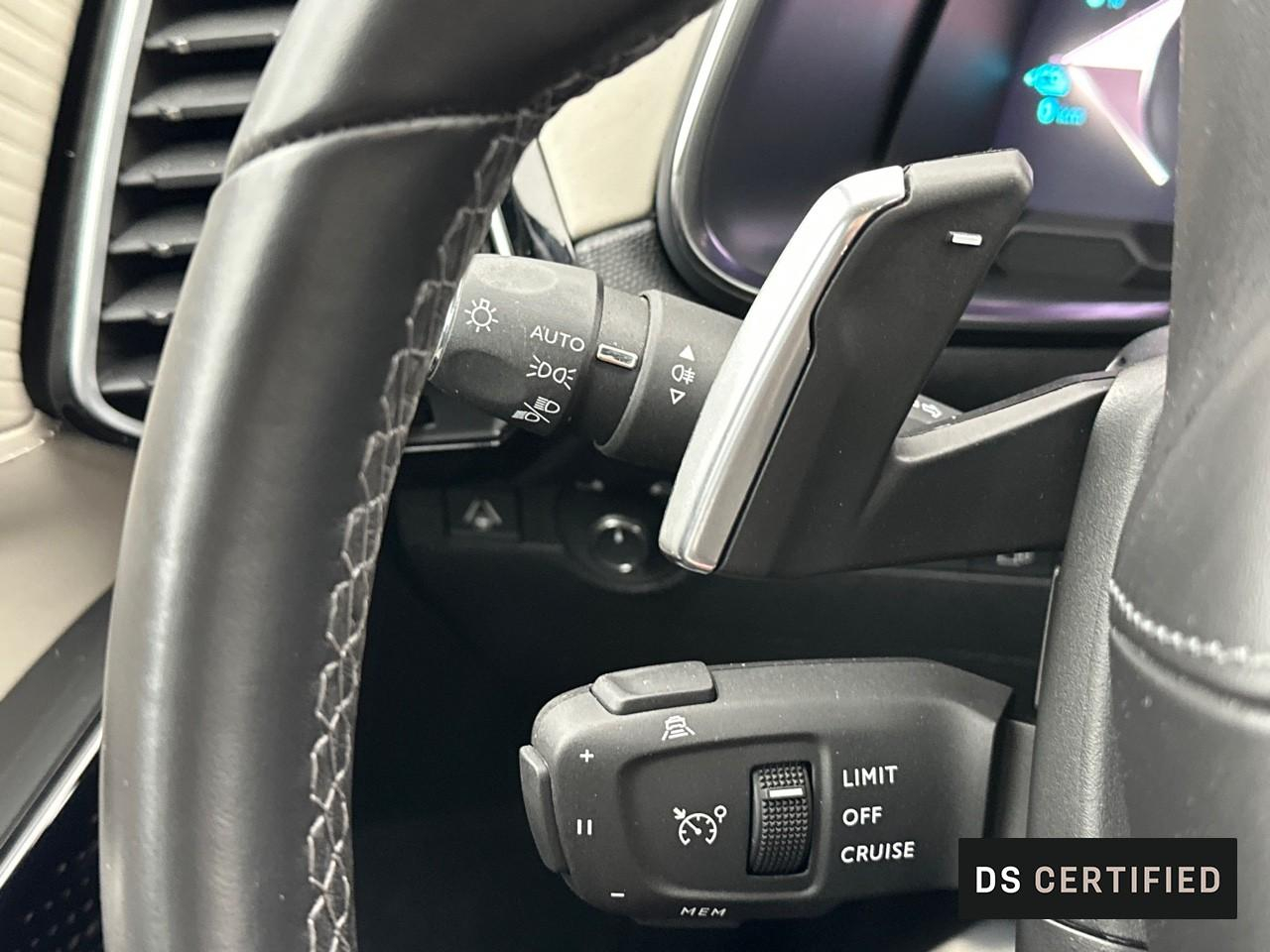 Ds Ds 7 crossback hybride rechargeable e-tense 300 eat8 4x4 opera — photo 18