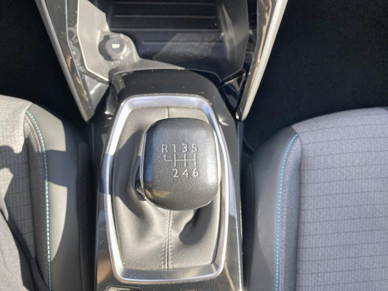 Peugeot 208 1.2 puretech 100ch s&s allure — photo 31