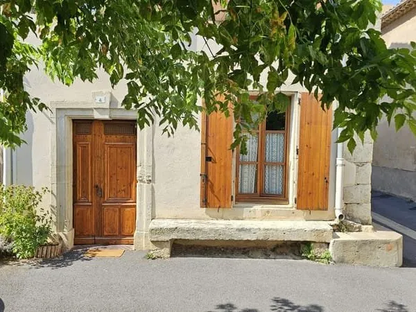 Maison de village avec cour et jardinet