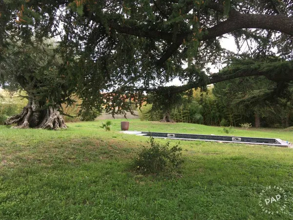 Terrain 700 m²