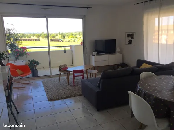 A 5mn de BLAGNAC (SEILH) beau T3 avec 2 parkings