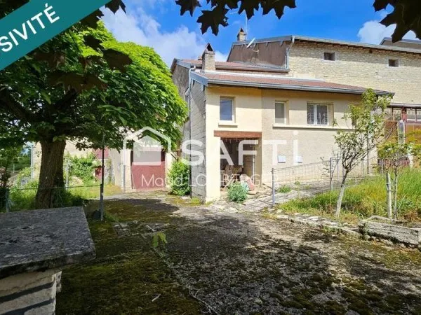 Ancienne ferme à la campagne avec 205 m² habitables, nombreuses dépendances