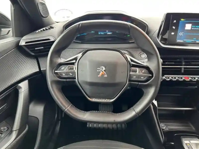Peugeot 2008 electrique 136 ch — photo 41
