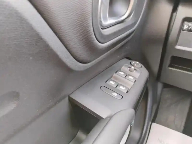 Citroën C5 Aircross hybride rechargeable 225 e-eat8 plus — photo 20