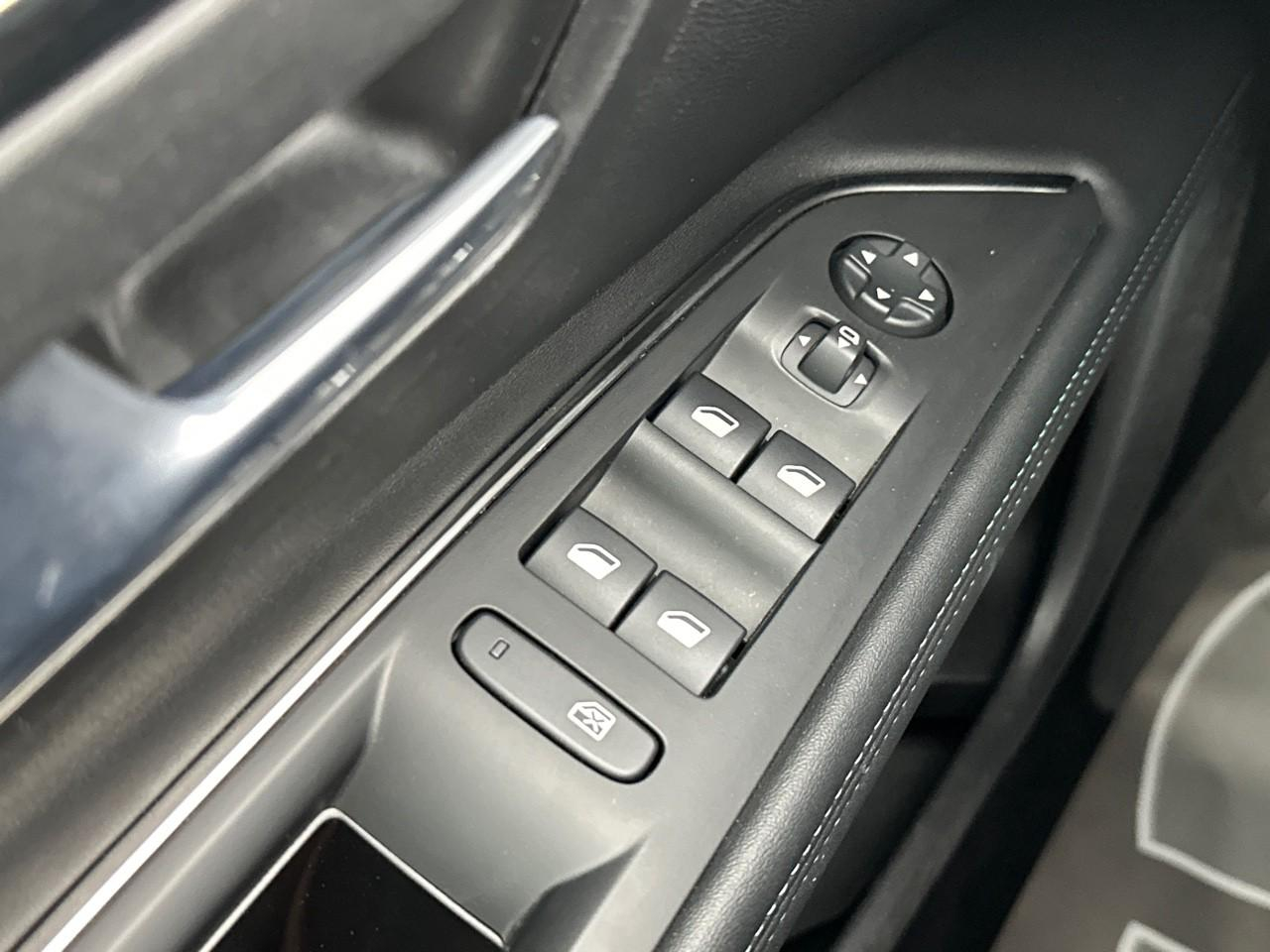 Peugeot 3008 puretech 130ch s&s eat8 allure pack — photo 15