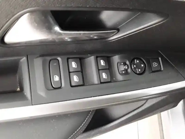 Peugeot 3008 hybrid 145 e-dcs6 — photo 41