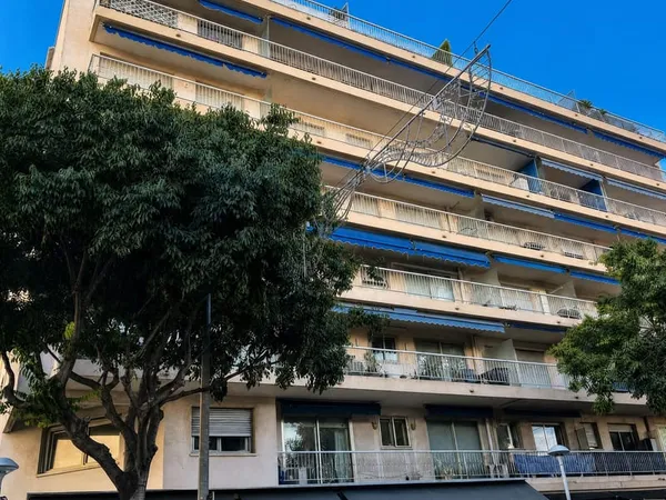 JUAN LES PINS, quartier LE LYS, grand 3 pièces 90m2 avec pet