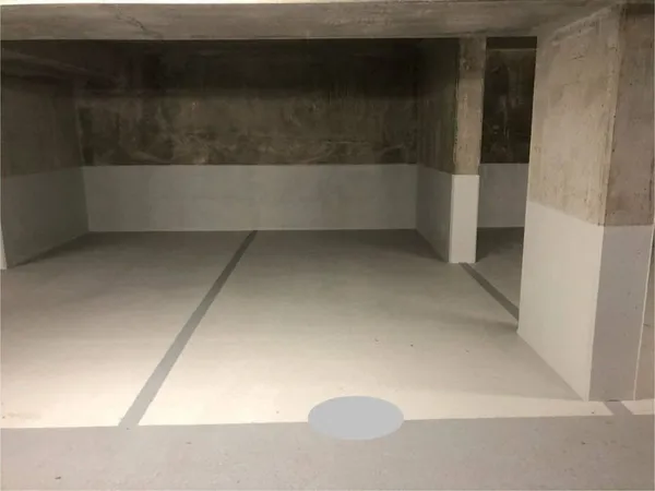 Parking 14 m²