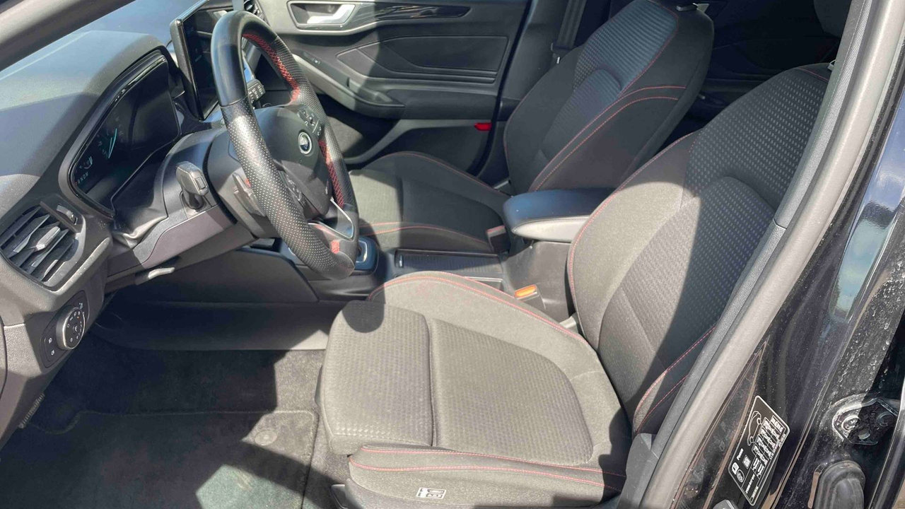 Ford Focus SW 1.0 EcoBoost 155 S&amp;S mHEV Powershift — photo 12