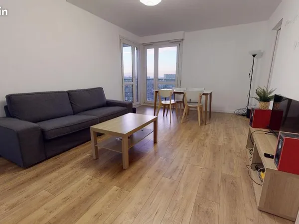 Chambre 5 pièces 74 m²