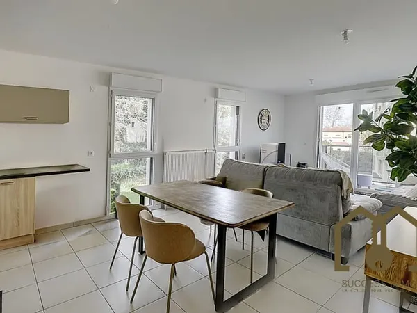 Appartement T3 69,50m² balcon+garage Vénissieux