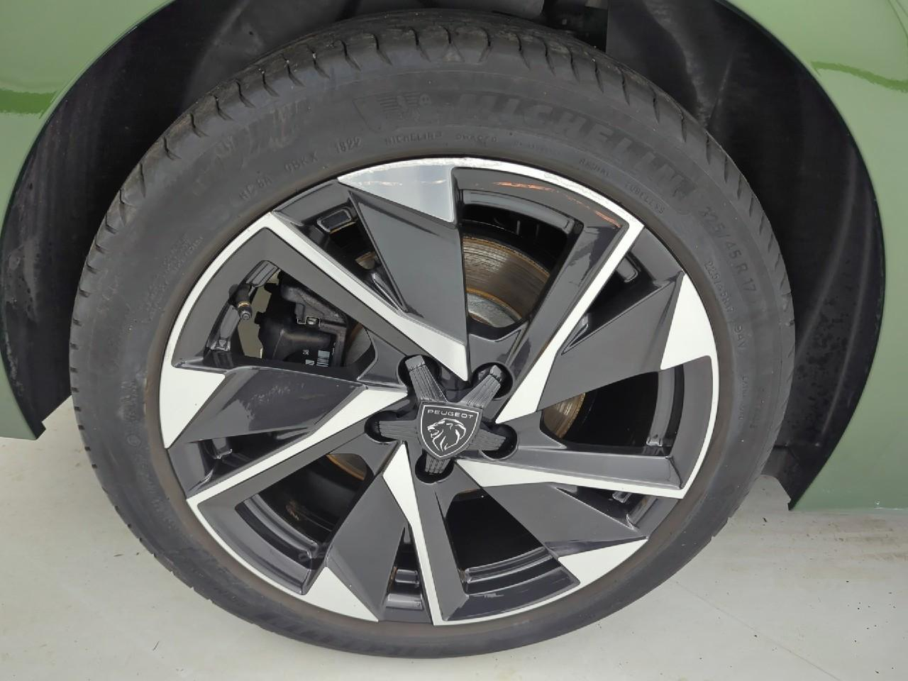 Peugeot 308 phev 180 e-eat8 allure pack — photo 20