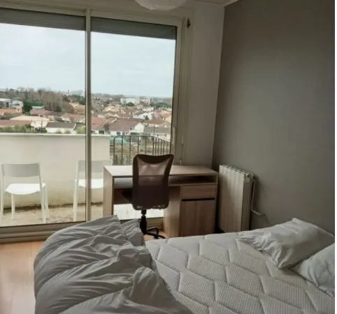 Chambre AVEC BALCON colocation Mérignac